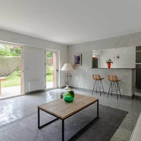 Apartment Luxury Haven With Pool, Tennis And Large Garden Deauville