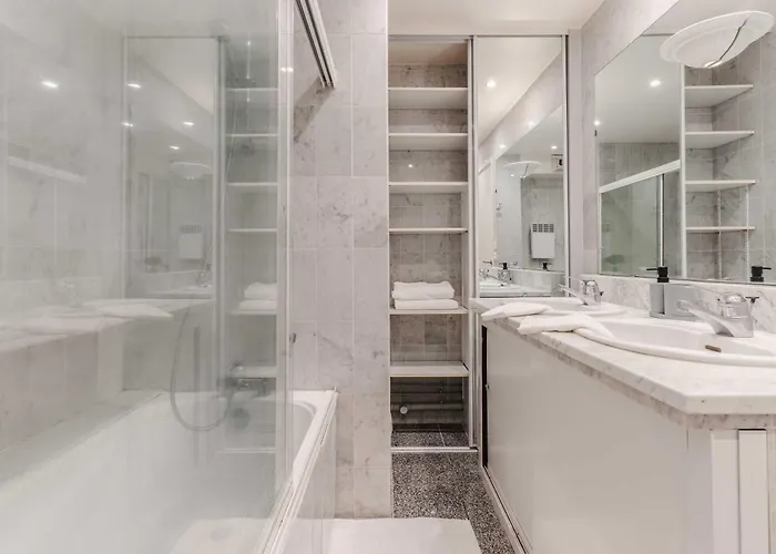 Luxury Haven With Pool, Tennis And Large Garden