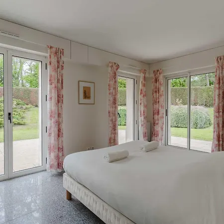 Luxury Haven With Pool, Tennis And Large Garden Apartmán