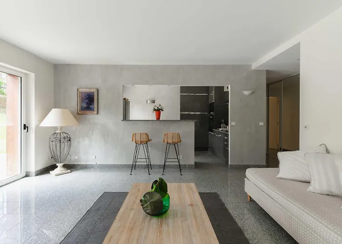 Luxury Haven With Pool, Tennis And Large Garden